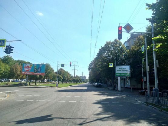 Фото рекламной плоскости по адресу t065A3,просп. Олександра Поля (Кірова), 92 - вул. Гавриленка, рух вгору, на світлофорі Фото рекламной плоскости по адресу t065A3,просп. Олександра Поля (Кірова), 92 - вул. Гавриленка, рух вгору, на світлофорі