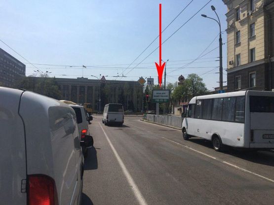 Фото рекламной плоскости по адресу t077A1,вул. Робоча в районі буд. 178, на світлофорі