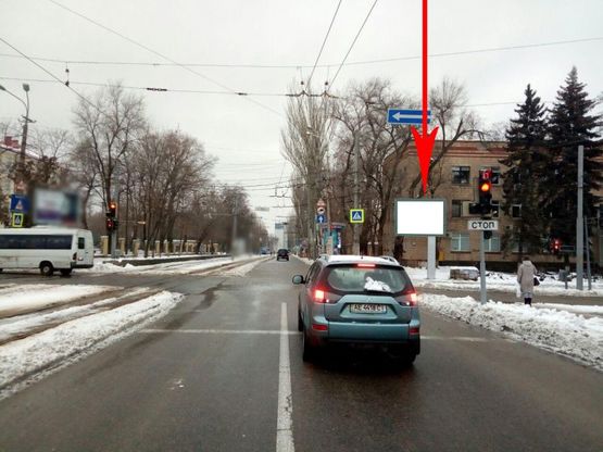 Фото рекламной плоскости по адресу t151A6,просп. Дмитра Яворницького - просп. Гагаріна, рух у бік Лікарні ім.Мечникова, біля світлофора