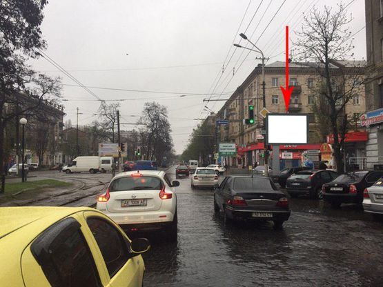 Фото рекламної площини за адресою t153A1,просп. Дмитра Яворницького, 119, боковий вхід на Центральний ринок "Озерка", на світлофорі