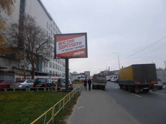 Фото рекламної площини за адресою Межигірська, 83 ( М "Тараса Шевченка")