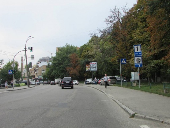 Фото рекламної площини за адресою Коновальця Євгена (Щорса), 27 на світлофорі навпроти супермаркету "Сільпо" Фото рекламної площини за адресою Коновальця Євгена (Щорса), 27 на світлофорі навпроти супермаркету "Сільпо"