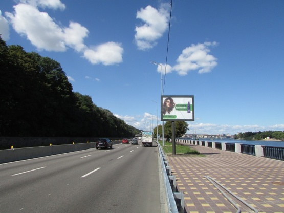 Фото рекламної площини за адресою Набережне шосе (2),(за 800 метрів до Паркового мосту по ходу від мосту Метро)
