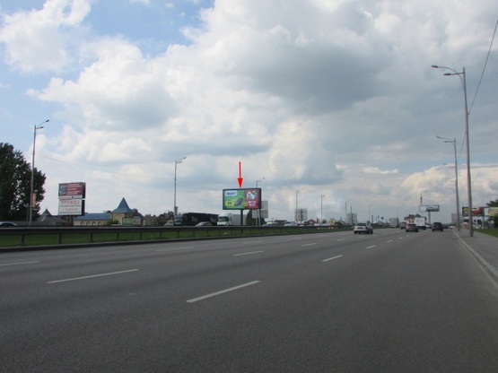 Фото рекламної площини за адресою Кільцева дорога (розподілювач) / Литвиненко-Вольгемут, рух в напрямку до проспекту Перемоги