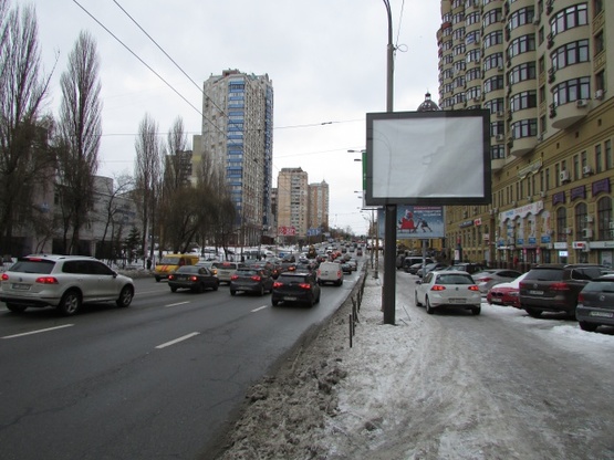 Фото рекламної площини за адресою Чорновола В'ячеслава, 27 / Річна (за 100 метрів до перехрестя з вул.Рибалка)