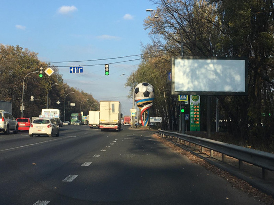 Фото рекламної площини за адресою Глушкова Академіка проспект, 42 (світлофор на в'їзд до Киева) Фото рекламної площини за адресою Глушкова Академіка проспект, 42 (світлофор на в'їзд до Киева)