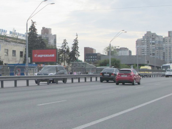 Фото рекламної площини за адресою Перемоги проспект, 83/2, вихід ст.М"Святошин", рух від центру міста, ліворуч Фото рекламної площини за адресою Перемоги проспект, 83/2, вихід ст.М"Святошин", рух від центру міста, ліворуч