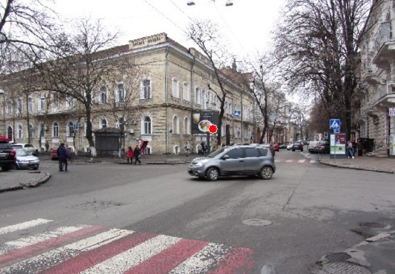 Фото рекламної площини за адресою Садовая ул. №12 угол Дворянской ул. В5