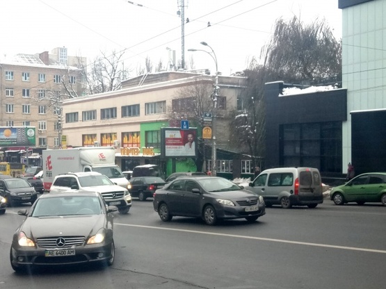 Фото рекламной плоскости по адресу ул.В.Гетьмана/ул.Металлистов ТЦ БОЛЬШЕВИК