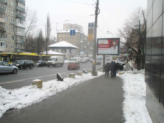 Фото рекламної площини за адресою ул.В.Гетьмана/ул.Металлистов ТЦ БОЛЬШЕВИК