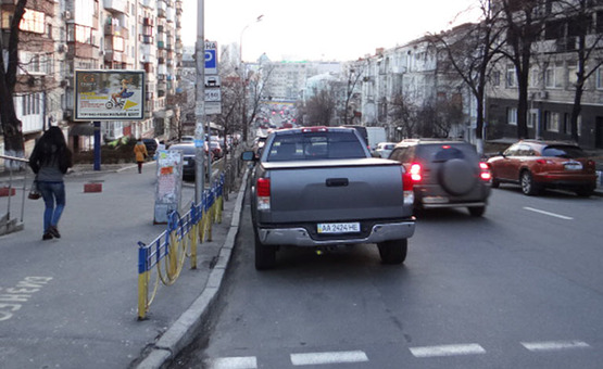 Фото рекламной плоскости по адресу Владимирская/Саксаганского (А1) - На Ул.Жилянская СКРОЛЛЕР