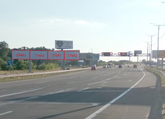 Фото рекламної площини за адресою Аэропорт "Борисполь" (развязка), по ходу в  Киев, (правый)