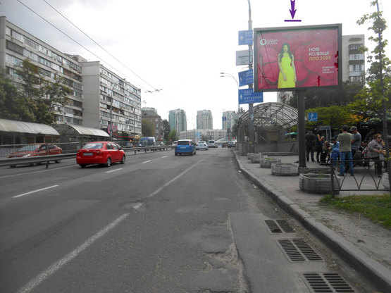 Фото рекламной плоскости по адресу бульв. Чоколівський, 12 навпроти