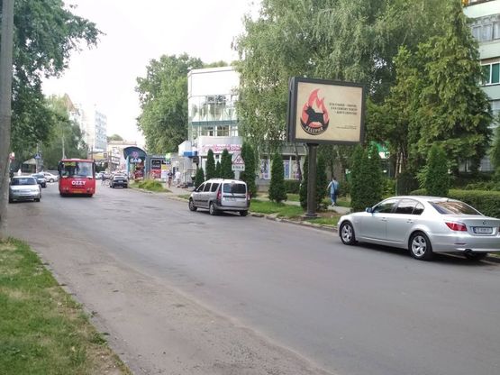 Фото рекламной плоскости по адресу Небесної сотні, 19 Фото рекламной плоскости по адресу Небесної сотні, 19