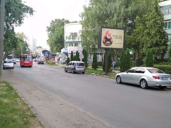 Фото рекламної площини за адресою Небесної сотні, 19 Фото рекламної площини за адресою Небесної сотні, 19