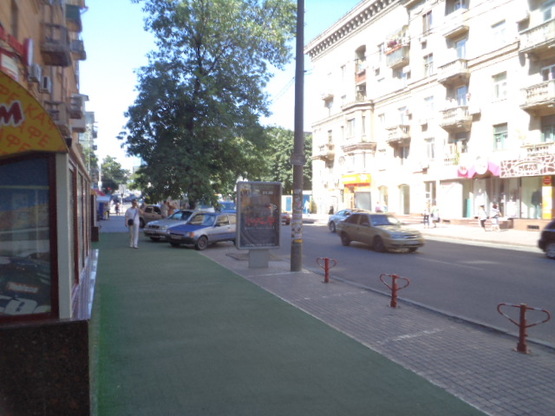 Фото рекламної площини за адресою Вул.харківська, 2 (2) - Проспект Дмитра Яворницького, Бутік Мотиви Фото рекламної площини за адресою Вул.харківська, 2 (2) - Проспект Дмитра Яворницького, Бутік Мотиви