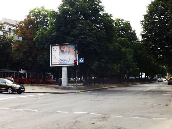 Фото рекламной плоскости по адресу пр.Д.Яворницького - вул.Січових стрільців (на алеї пр.Д.Яворницького)/пр.К.Маркса - ул.Артема (на алее проспекта К.Маркса) центр города, ТЦ Пассаж Фото рекламной плоскости по адресу пр.Д.Яворницького - вул.Січових стрільців (на алеї пр.Д.Яворницького)/пр.К.Маркса - ул.Артема (на алее проспекта К.Маркса) центр города, ТЦ Пассаж