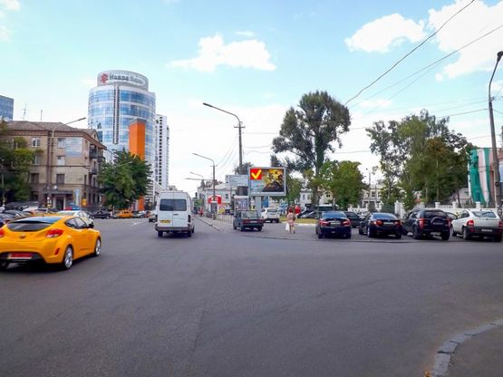 Фото рекламної площини за адресою вул. Коцюбинського - пл. Успенська,"Новий Центр", роллер 3,14х2,32/ул. Коцюбинского - пл. Д. Бедного,"Новый Центр", роллер 3,14х2,32, Центральный мост Фото рекламної площини за адресою вул. Коцюбинського - пл. Успенська,"Новий Центр", роллер 3,14х2,32/ул. Коцюбинского - пл. Д. Бедного,"Новый Центр", роллер 3,14х2,32, Центральный мост