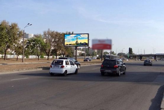 Фото рекламной плоскости по адресу Богатирська 1 /з-д Оболонь - на Петрівку,пр-т С Бандери (розподілювач) (А1) СКРОЛЛЕР