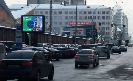 Фото рекламной плоскости по адресу вул.Антоновича 122 /Володимирський ринок-на Либидську пл (А1) СКРОЛЕР