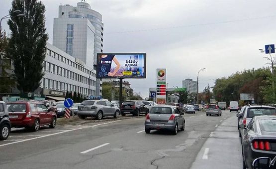 Фото рекламной плоскости по адресу Дегтярівська 55/м.Берестейська/центр.офіс "Київ Стар"/на пр-т Перемоги (А5) (розподілювач) СКРОЛЛЕР