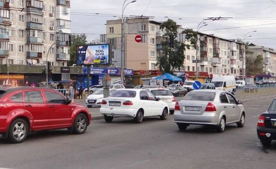 Фото рекламной плоскости по адресу бульвар Перова 34/2 - трц Квадрат-на Броварський пр-т (В5) СКРОЛЛЕР