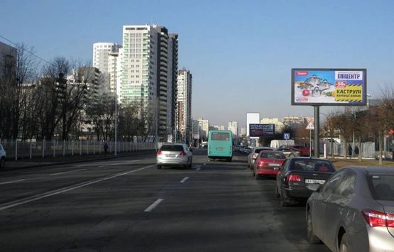 Фото рекламної площини за адресою Харківське ш 179/автосалон Тойота,КИА (А4) СКРОЛЛЕР