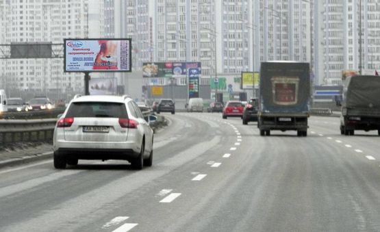 Фото рекламной плоскости по адресу пр-т Бажана/поворот на ст.м Славутич (А5) на Харьківську пл (розподілювач) СКРОЛЛЕР