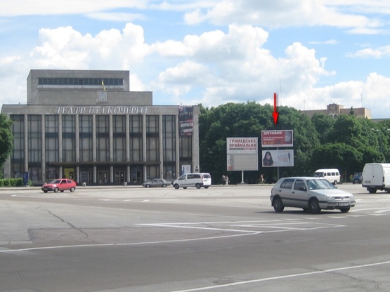 Фото рекламной плоскости по адресу Пл.Соборная 6 (Академический театр) нижний