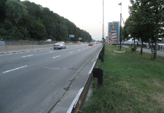 Фото рекламної площини за адресою Набережное шоссе (эл. опора № 29)