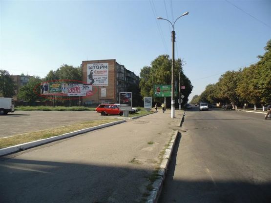 Фото рекламної площини за адресою Смела ул. Соборная центр (рядом торговый центр, банки, автосалон, интенс. трансп. поток) Фото рекламної площини за адресою Смела ул. Соборная центр (рядом торговый центр, банки, автосалон, интенс. трансп. поток)