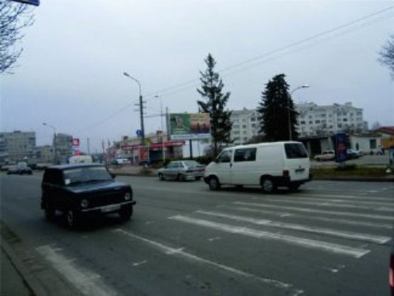 Фото рекламної площини за адресою Коновальця,225   СМ Велмарт                    освітлення Фото рекламної площини за адресою Коновальця,225   СМ Велмарт                    освітлення