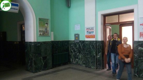 Фото рекламної площини за адресою ЖД (вхід з міста в приміщення)