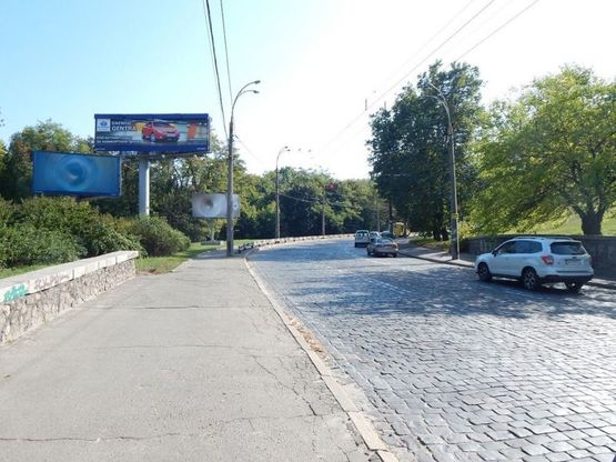 Фото рекламной плоскости по адресу Подольский спуск (видимое поле 3х12)