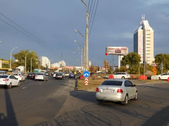 Фото рекламної площини за адресою Бандеры Степана пр-т,  развязка с ул. Богатырской, к Московскому мосту