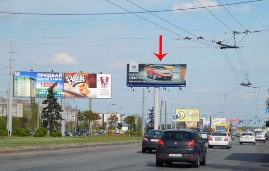 Фото рекламної площини за адресою Ватутина Генерала пр-т, на разделителе от Московского моста