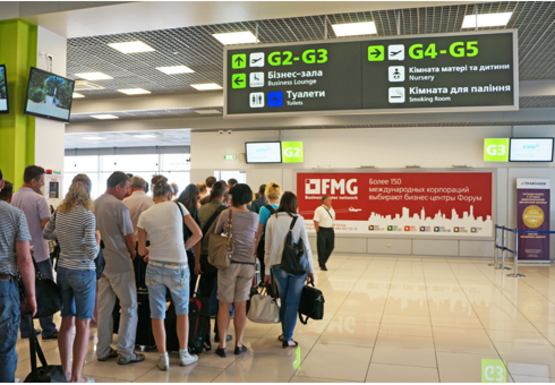 Фото рекламной плоскости по адресу Зал ожидания вылетов, 2 этаж  (Терминал А)