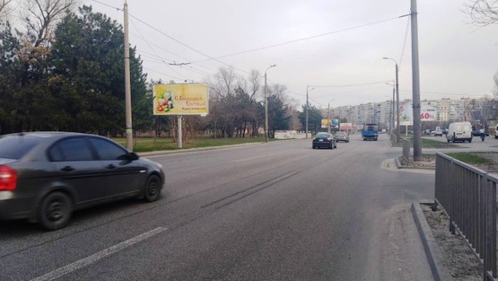 Фото рекламної площини за адресою Набережная Победы ул., напротив дома №124, кинотеатр "Салют", Сервис-центр LG), в сторону бул. Слабы Фото рекламної площини за адресою Набережная Победы ул., напротив дома №124, кинотеатр "Салют", Сервис-центр LG), в сторону бул. Слабы