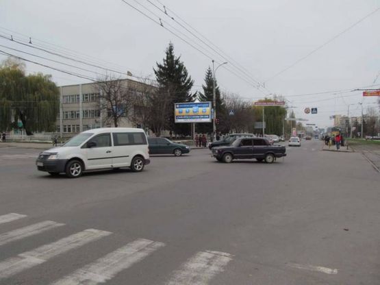 Фото рекламной плоскости по адресу Келецька вул. - 600-річчя вул. Фото рекламной плоскости по адресу Келецька вул. - 600-річчя вул.