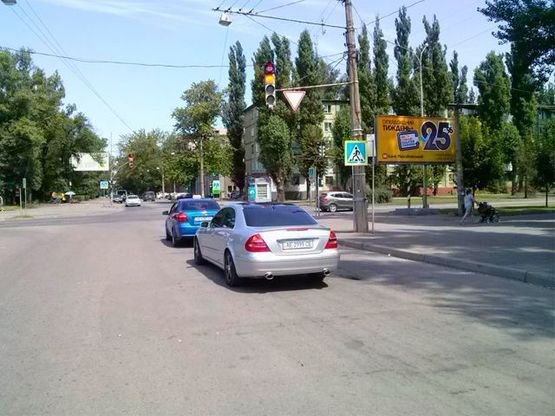 Фото рекламной плоскости по адресу Матусевича ул., 12 - Костенко ул., (ПриватБанк, КТУ, цирк), напраление к Гагарина пр. Фото рекламной плоскости по адресу Матусевича ул., 12 - Костенко ул., (ПриватБанк, КТУ, цирк), напраление к Гагарина пр.