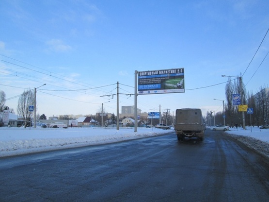 Фото рекламної площини за адресою Победы просп. - Ахсарова ул., (маркет "АТБ", салон мебели "GUT", мастерская автозвука) в напр. супермаркета "Класс", прос. Людвика Свободы