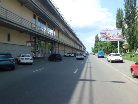 Фото рекламной плоскости по адресу Оболонский пр-кт, 16, рядом с ТРЦ Дрим Таун (напр. к ст. М "Минская")