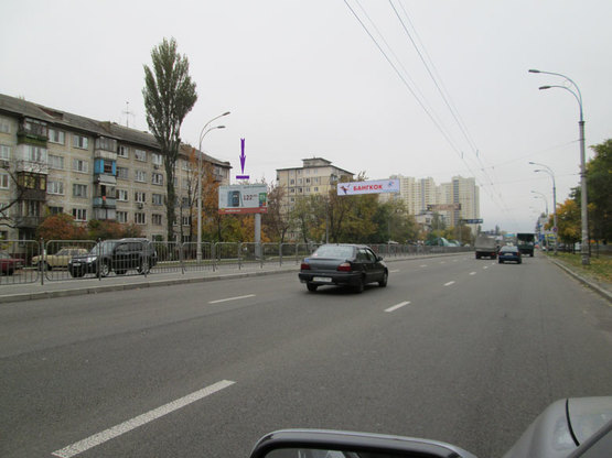 Фото рекламной плоскости по адресу бул. Перова,18, направление на Дарницу