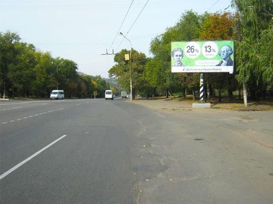 Фото рекламної площини за адресою Сичеславская ул., 12 - Славная ул., (кольцевая троллейбуса, "Приват Банк"), дв-е к КРЕСу