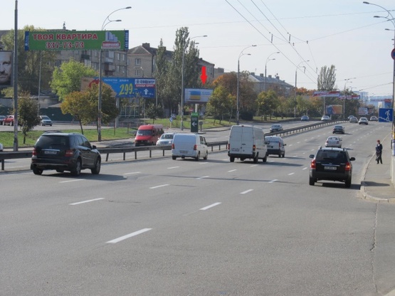 Фото рекламной плоскости по адресу Дружбы Народов бул., 14 (Novus, Новая Почта, в направлении Московской пл.)