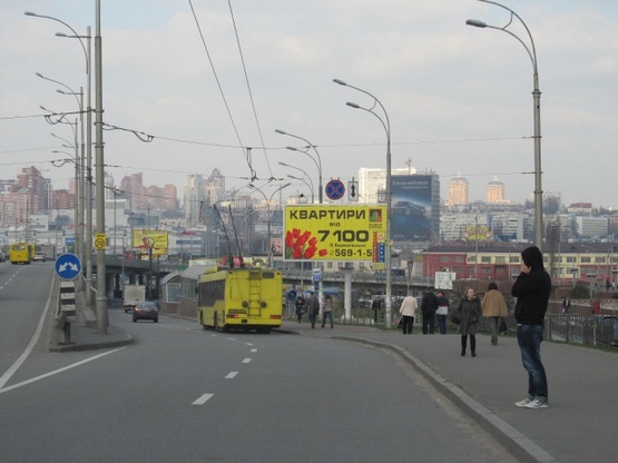 Фото рекламної площини за адресою Голосеевский просп. (40-летия Октября просп.), 3, пл. Московская, (ст. м. Демеевская, Библиотека им. В.И. Вернадського, Mcdonald's, автосалон "Mazda"), в направ. Московской пл., призма Фото рекламної площини за адресою Голосеевский просп. (40-летия Октября просп.), 3, пл. Московская, (ст. м. Демеевская, Библиотека им. В.И. Вернадського, Mcdonald's, автосалон "Mazda"), в направ. Московской пл., призма