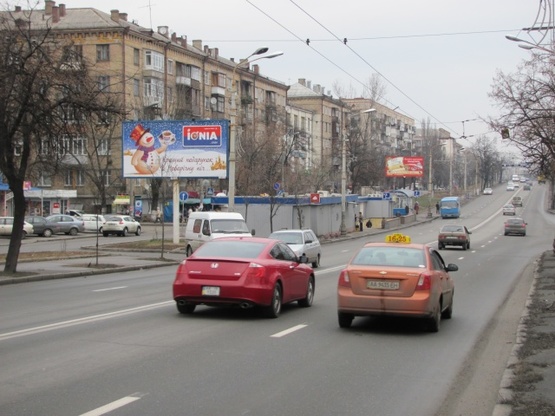Фото рекламной плоскости по адресу Голосеевский просп. (40-летия Октября просп.), 106-108 (супер-маркет "Фора", "Навколо світу",в направлении Московской пл.)