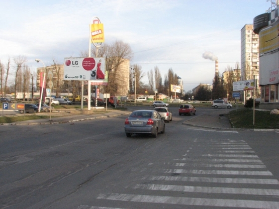 Фото рекламной плоскости по адресу ул. Б. Окружная / маг. "BILLA"  поворот на Петропавловскую Борщаговку