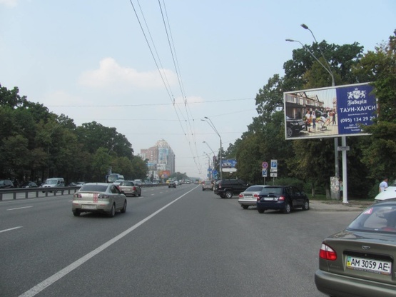 Фото рекламной плоскости по адресу Победы просп. - ул. Семашко (ст. м. Житомирская, ТЦ "VMB", кинотеатр "Экран"), направ. из города