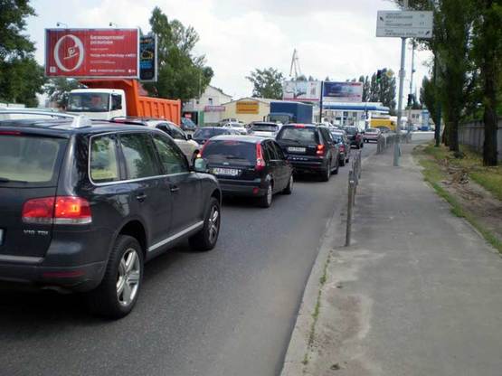 Фото рекламной плоскости по адресу ул.Электриков на светофоре направление на Московский мост Фото рекламной плоскости по адресу ул.Электриков на светофоре направление на Московский мост